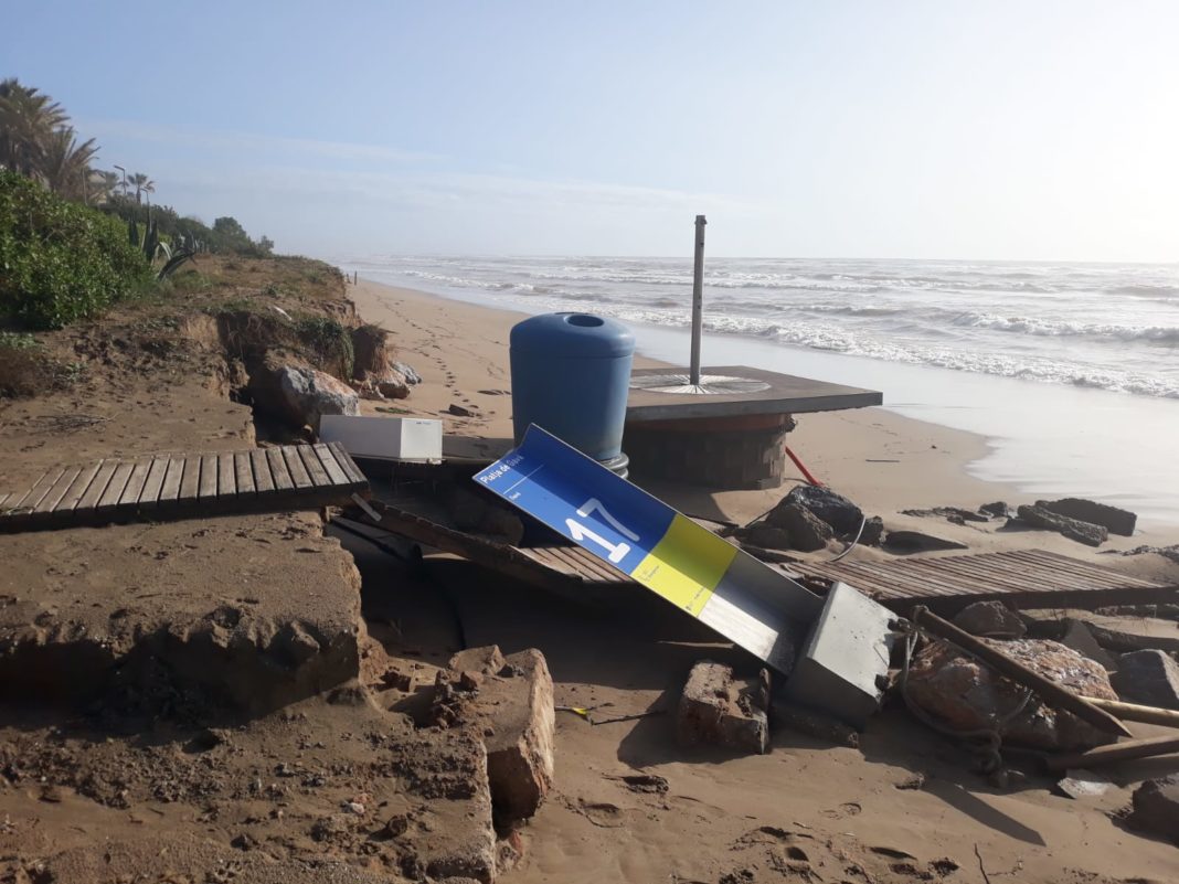 Desperfectos en la playa de Gavà. Foto: Ayuntamiento de Gavà.