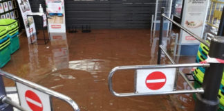 Inundación en Jardiland Gavà.