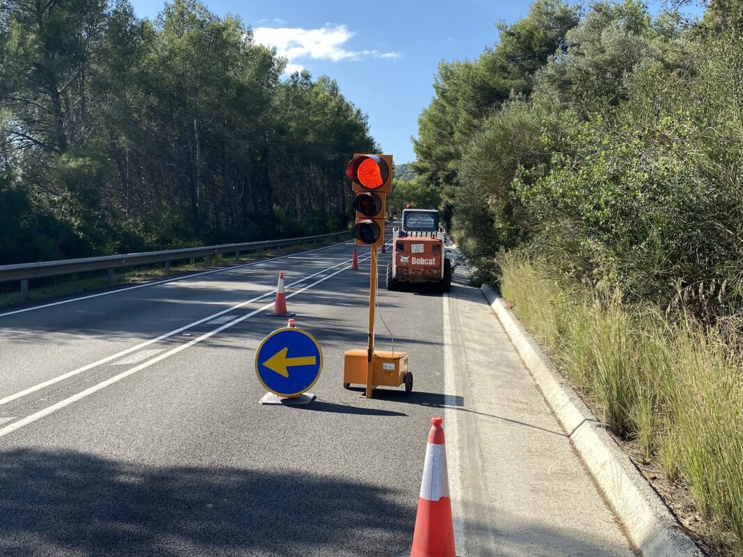 Obras en la carretera de Gavà a Begues.